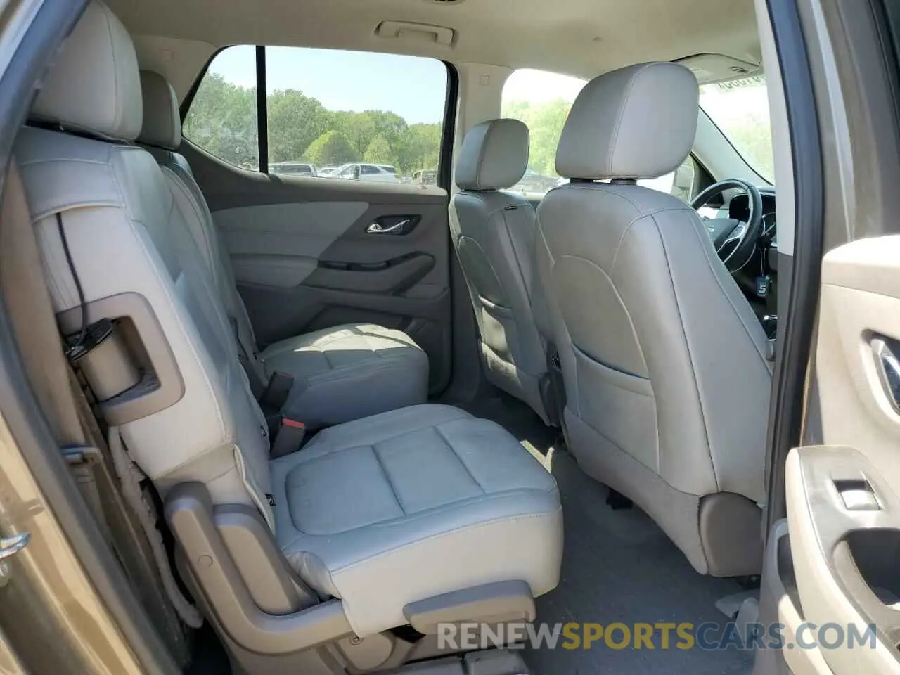 10 Photograph of a damaged car 1GNERHKW3LJ127570 CHEVROLET TRAVERSE 2020