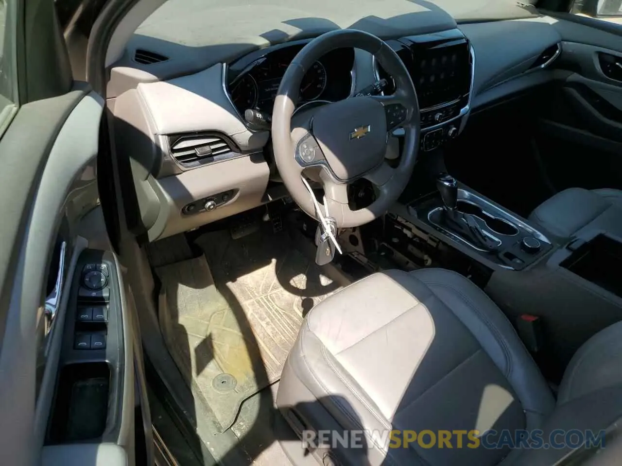 8 Photograph of a damaged car 1GNERHKW3LJ127570 CHEVROLET TRAVERSE 2020