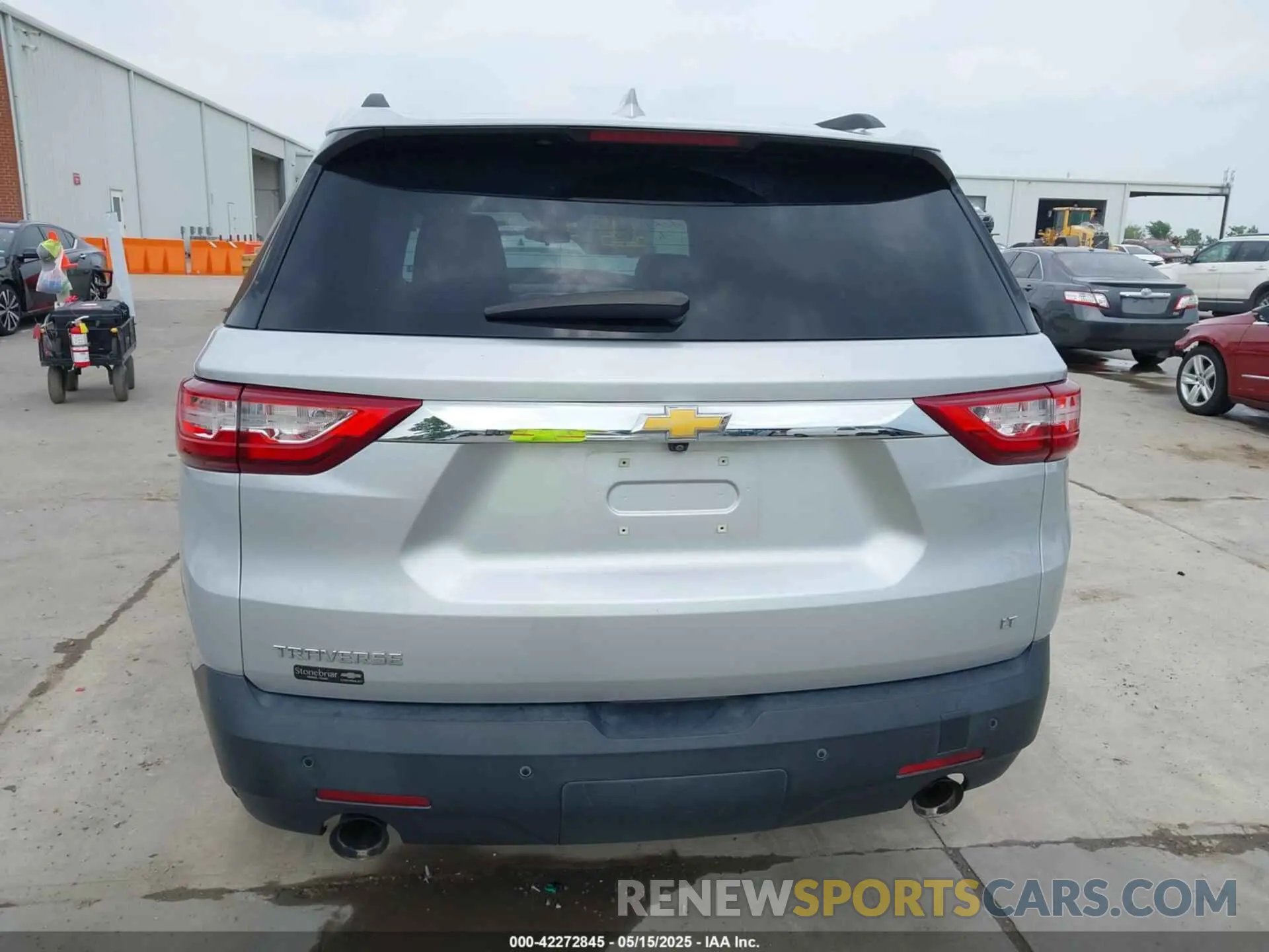 17 Photograph of a damaged car 1GNERHKW3LJ237616 CHEVROLET TRAVERSE 2020