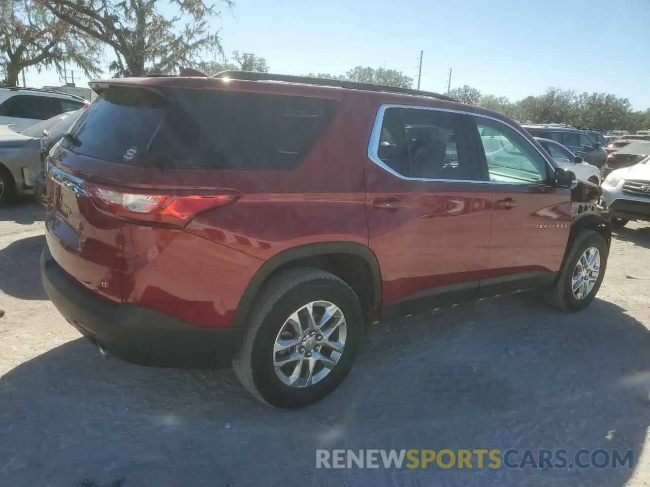 3 Фотография поврежденного автомобиля 1GNERHKW3LJ264511 CHEVROLET TRAVERSE 2020