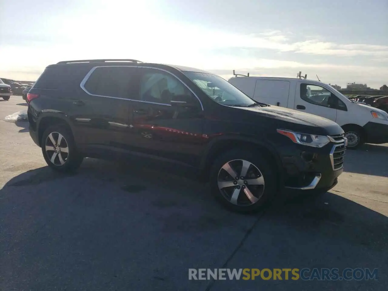 4 Фотография поврежденного автомобиля 1GNERHKW4LJ129571 CHEVROLET TRAVERSE 2020