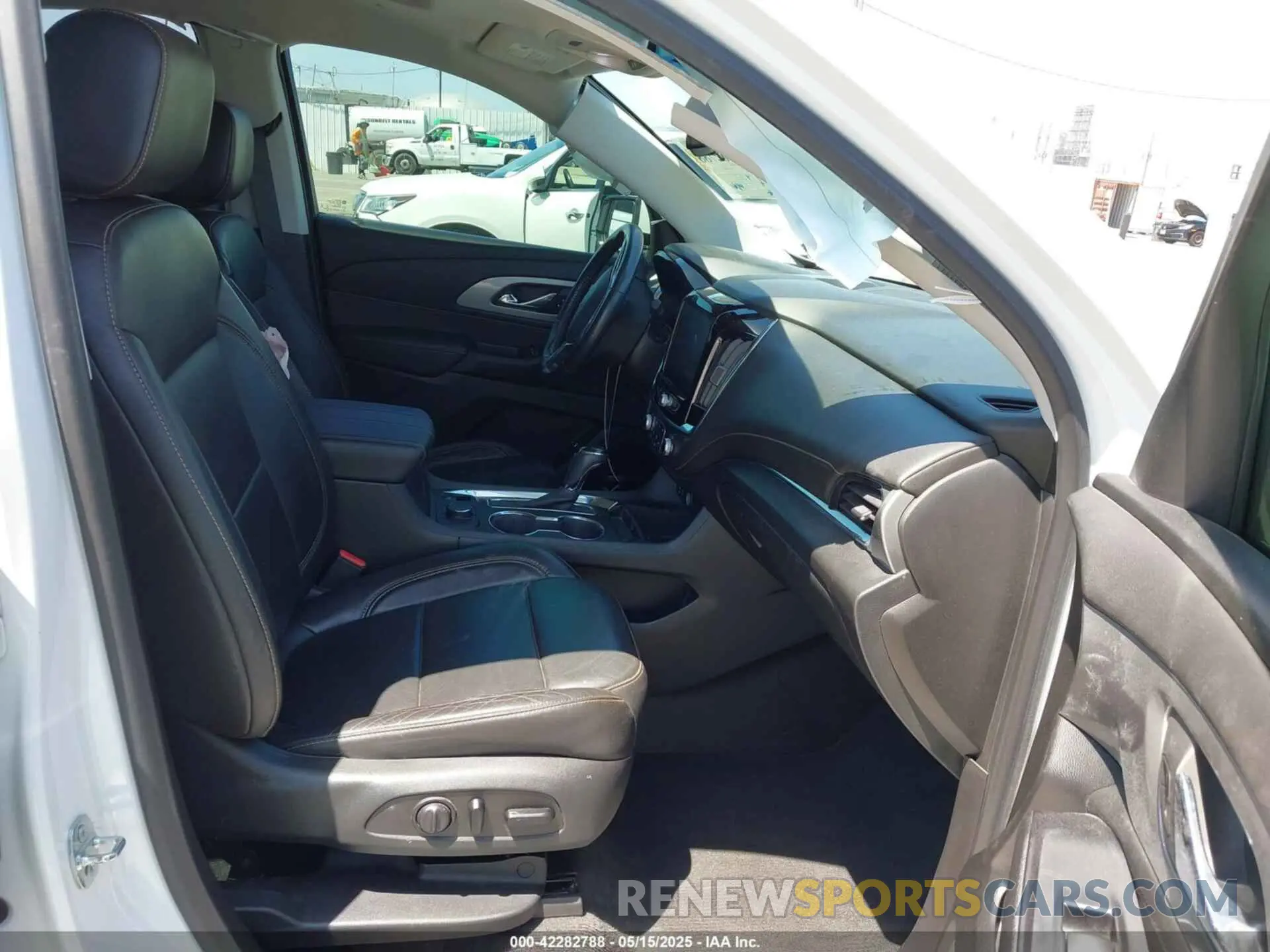 5 Фотография поврежденного автомобиля 1GNERHKW4LJ219609 CHEVROLET TRAVERSE 2020