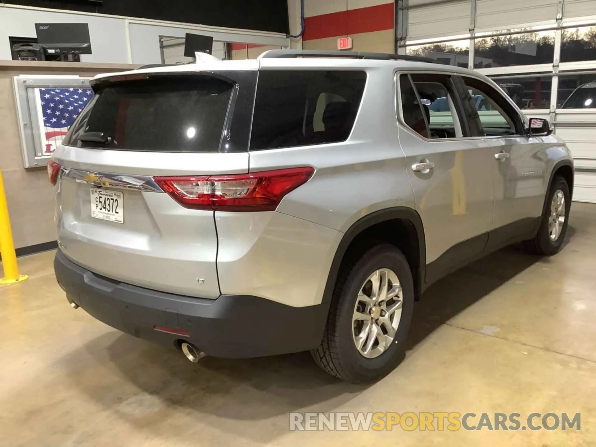 25 Photograph of a damaged car 1GNERHKW4LJ295699 CHEVROLET TRAVERSE 2020