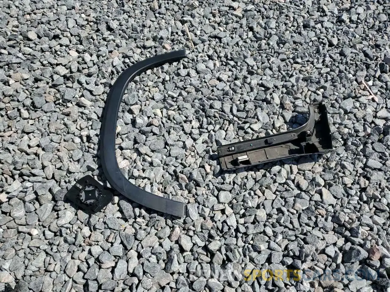 13 Photograph of a damaged car 1GNERHKW5LJ205217 CHEVROLET TRAVERSE 2020