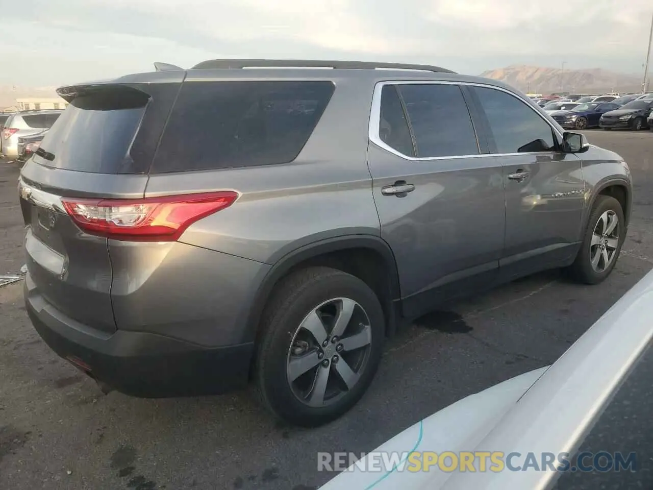 3 Фотография поврежденного автомобиля 1GNERHKW5LJ221367 CHEVROLET TRAVERSE 2020