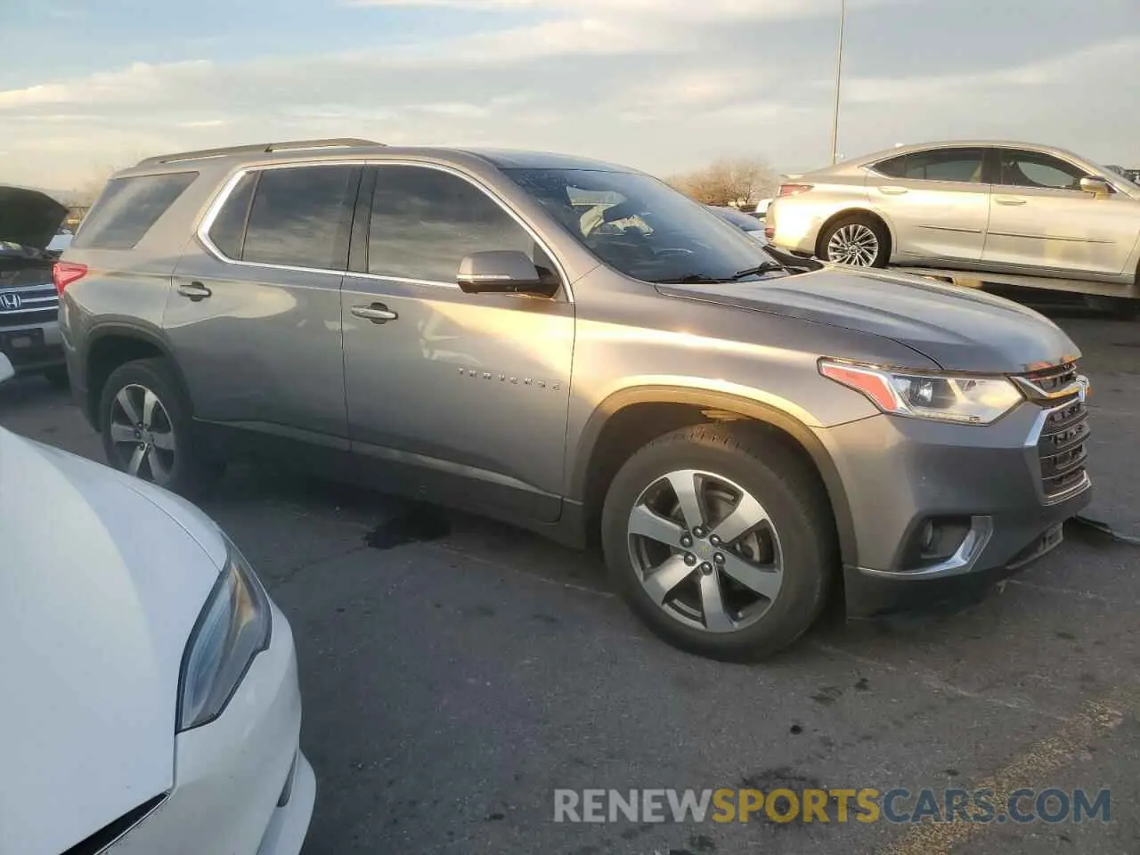 4 Фотография поврежденного автомобиля 1GNERHKW5LJ221367 CHEVROLET TRAVERSE 2020