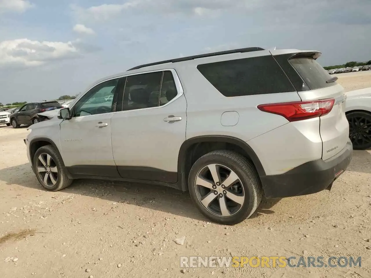 2 Photograph of a damaged car 1GNERHKW6LJ135422 CHEVROLET TRAVERSE 2020