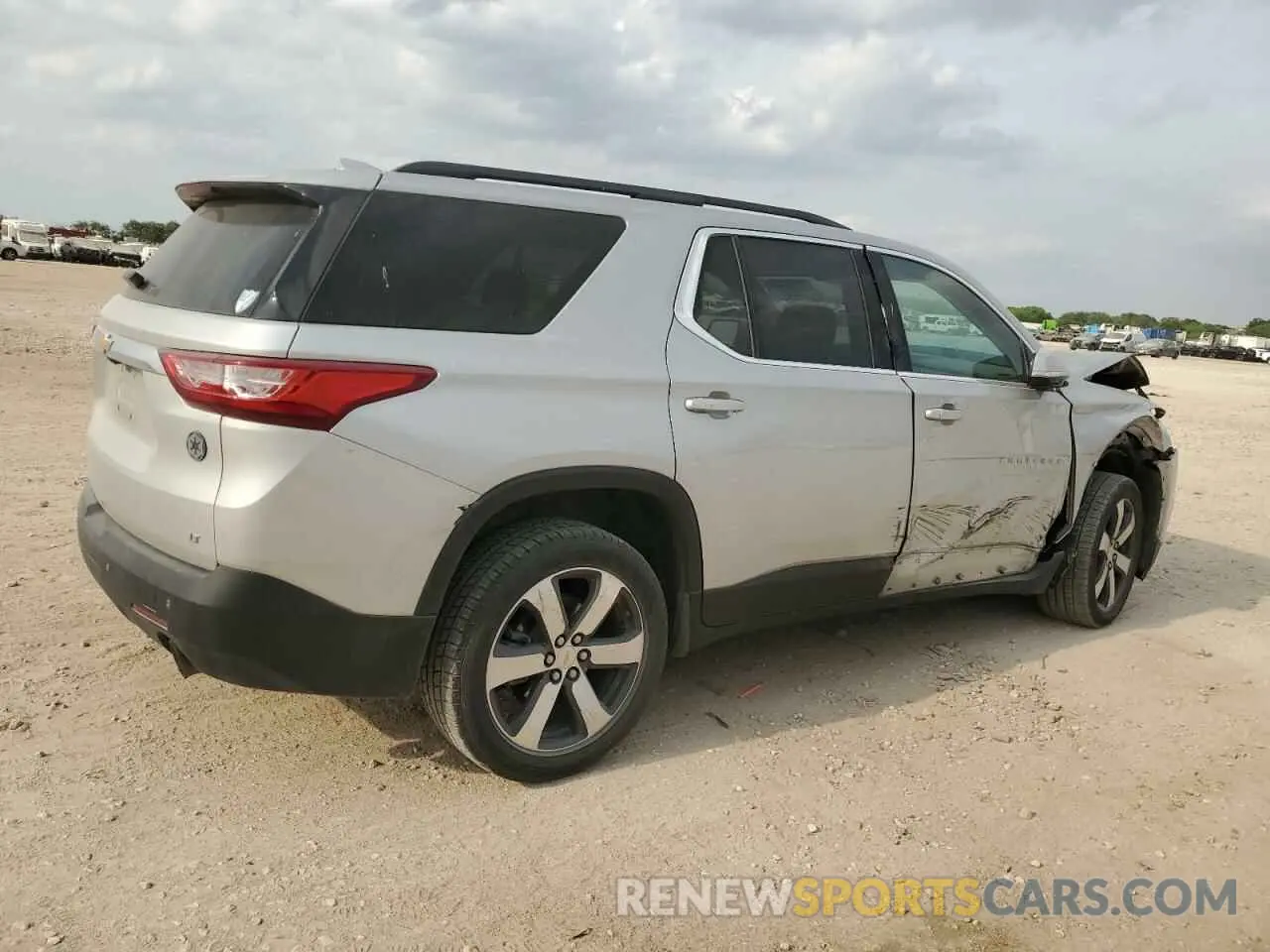 3 Photograph of a damaged car 1GNERHKW6LJ135422 CHEVROLET TRAVERSE 2020