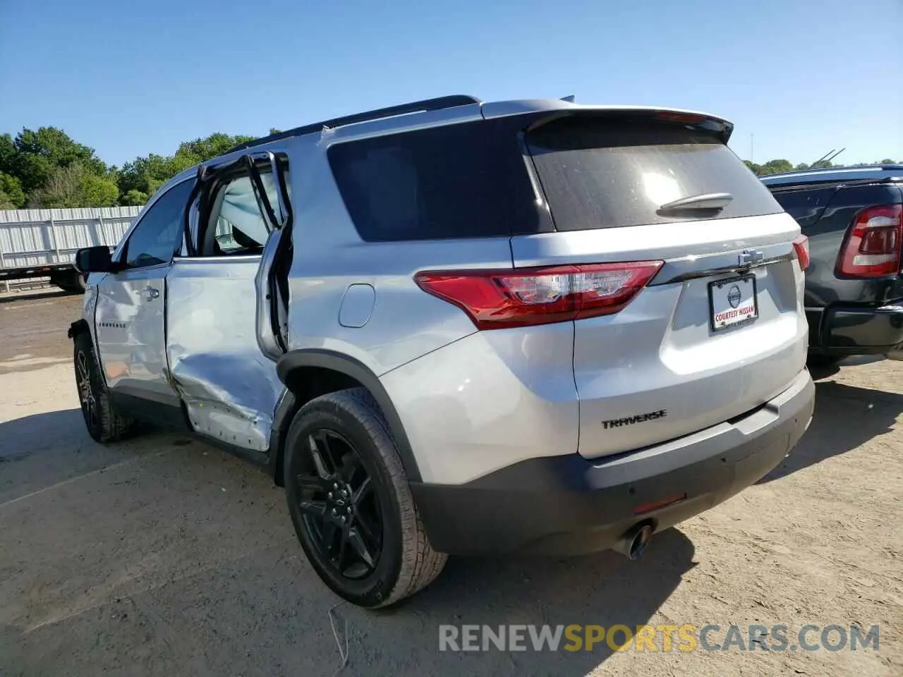 2 Photograph of a damaged car 1GNERHKW6LJ206960 CHEVROLET TRAVERSE 2020