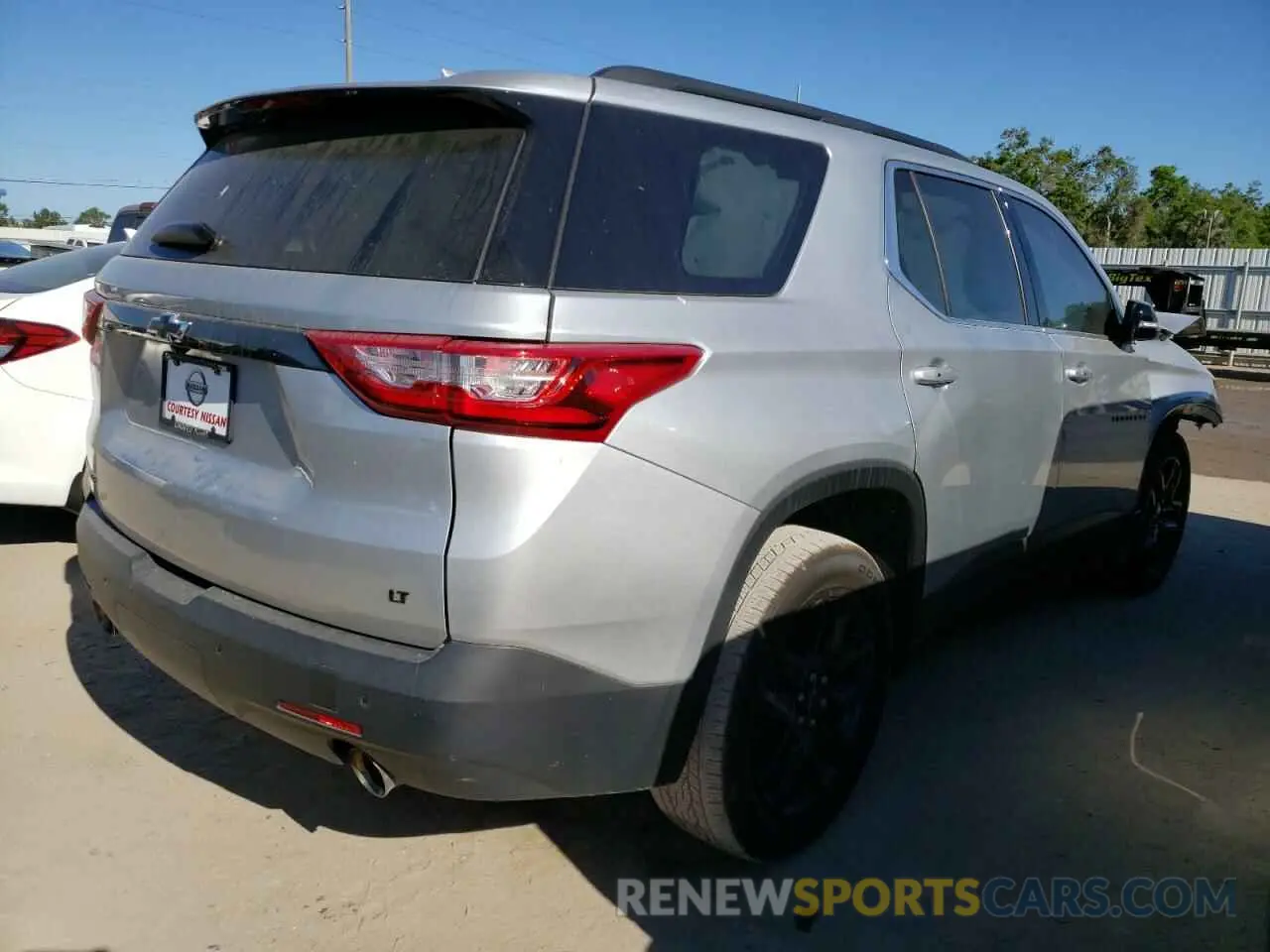 3 Photograph of a damaged car 1GNERHKW6LJ206960 CHEVROLET TRAVERSE 2020