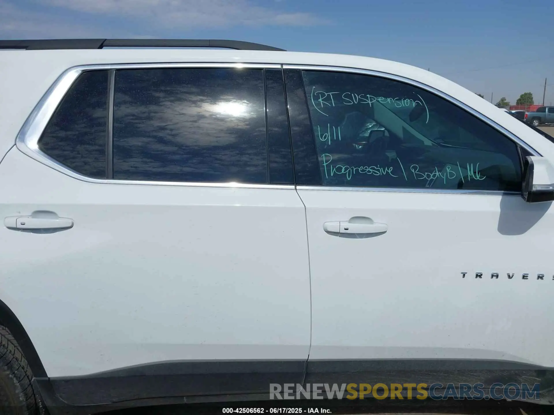 14 Photograph of a damaged car 1GNERHKW8LJ308468 CHEVROLET TRAVERSE 2020