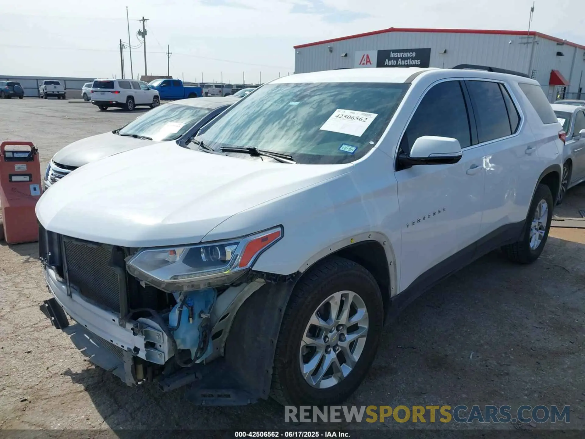 2 Photograph of a damaged car 1GNERHKW8LJ308468 CHEVROLET TRAVERSE 2020