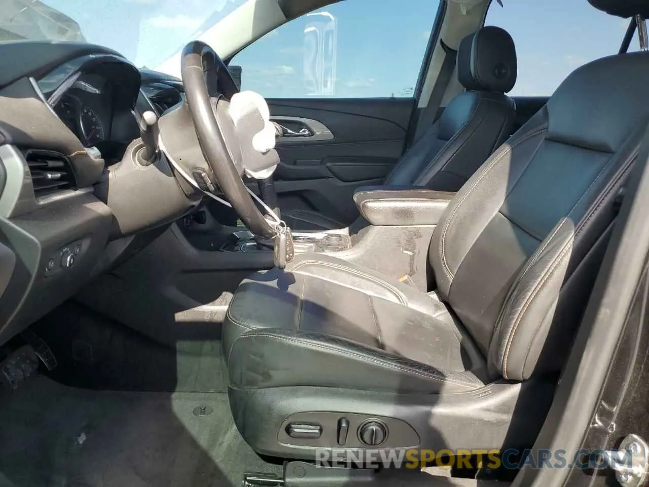 7 Photograph of a damaged car 1GNERJKW0LJ232784 CHEVROLET TRAVERSE 2020