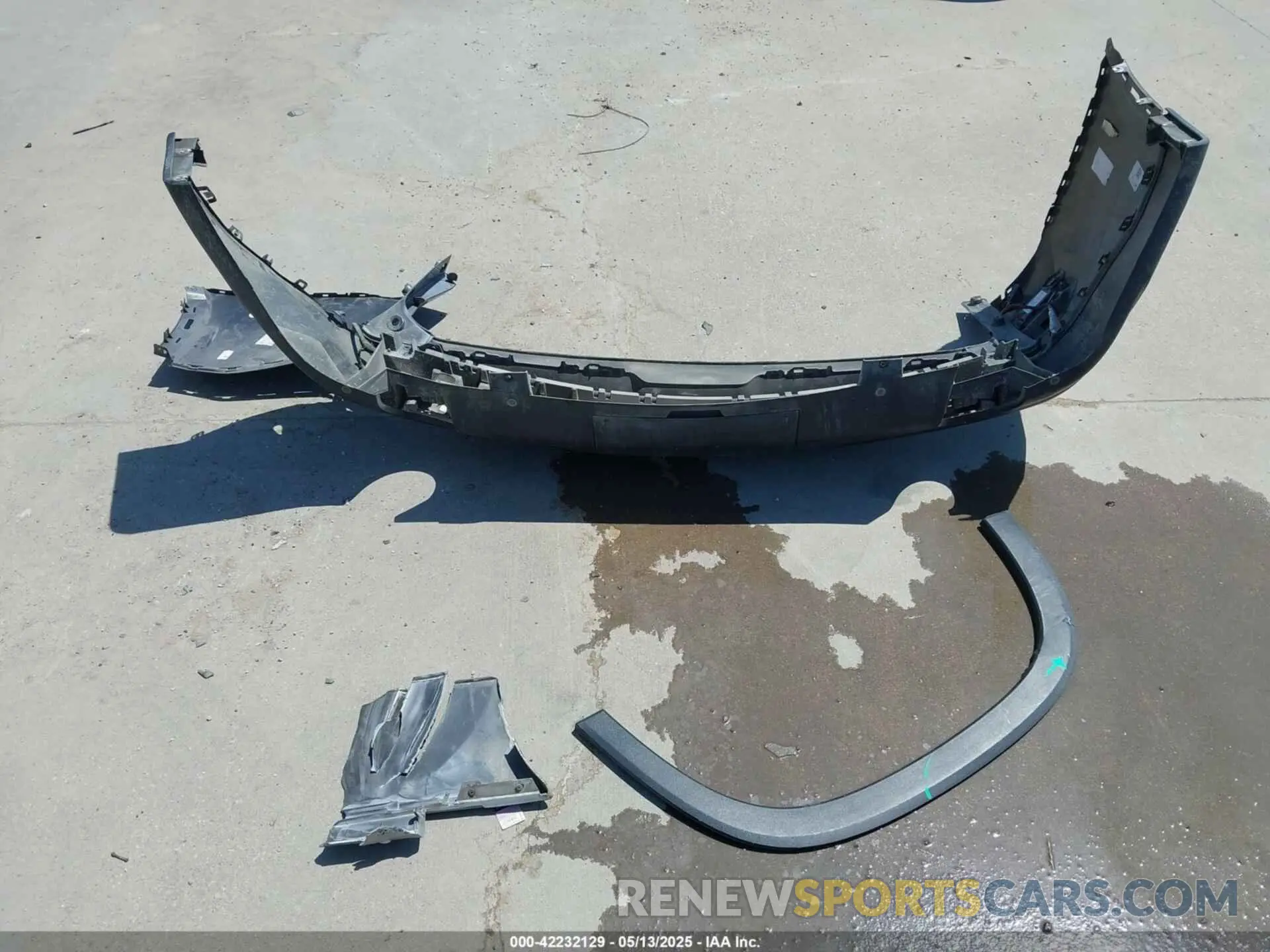 12 Photograph of a damaged car 1GNERJKW0LJ267972 CHEVROLET TRAVERSE 2020