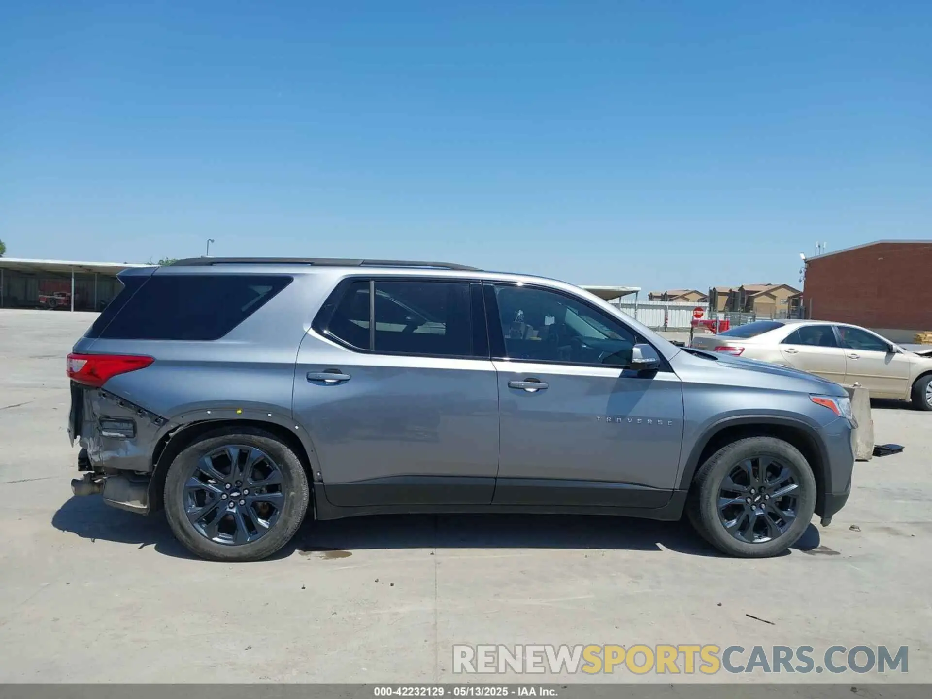 14 Photograph of a damaged car 1GNERJKW0LJ267972 CHEVROLET TRAVERSE 2020