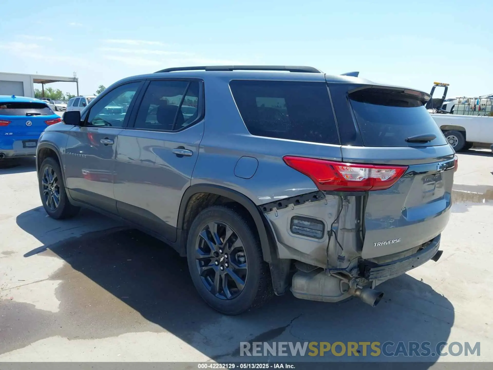 3 Photograph of a damaged car 1GNERJKW0LJ267972 CHEVROLET TRAVERSE 2020