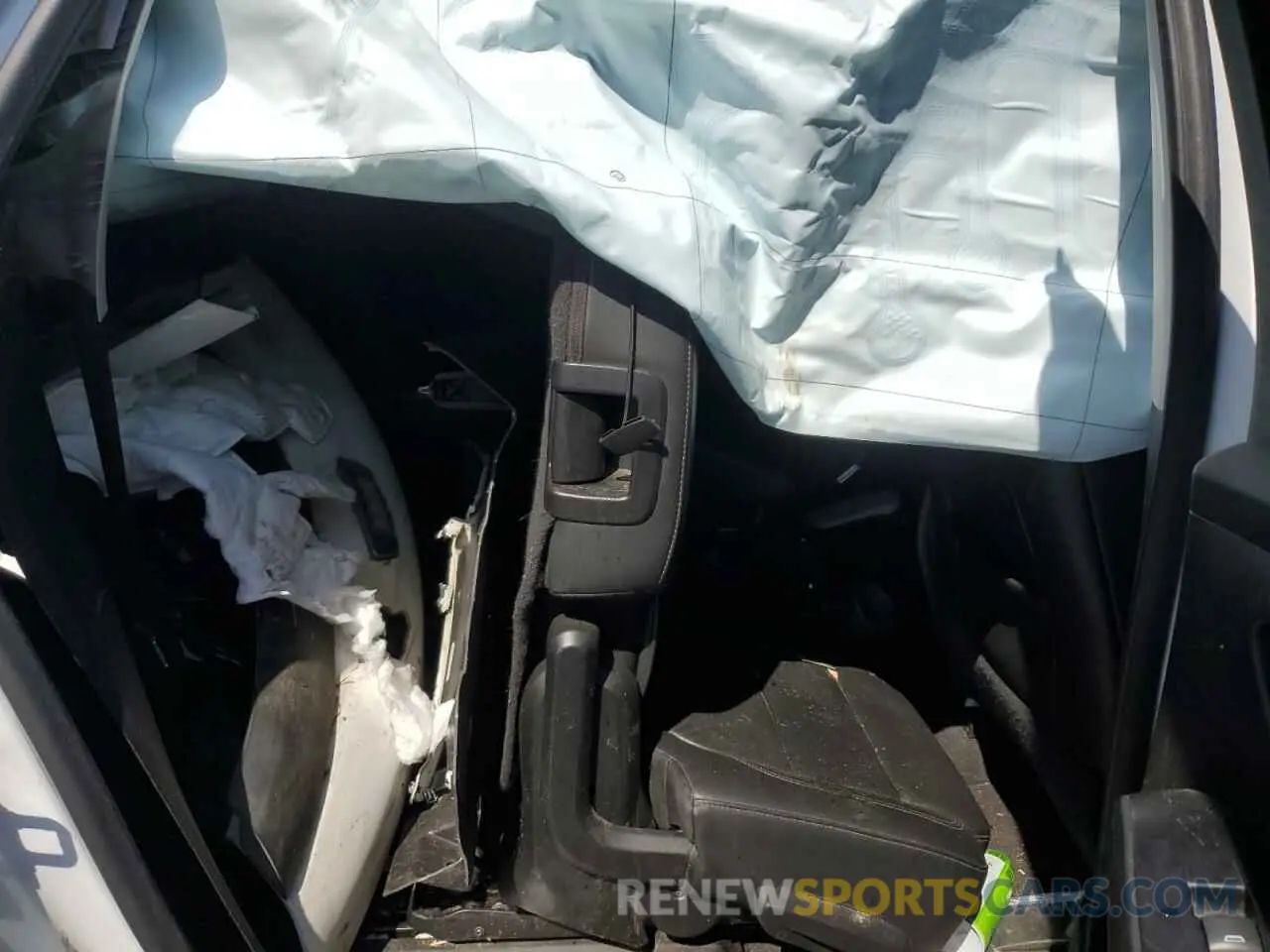 11 Photograph of a damaged car 1GNERJKW2LJ160440 CHEVROLET TRAVERSE 2020