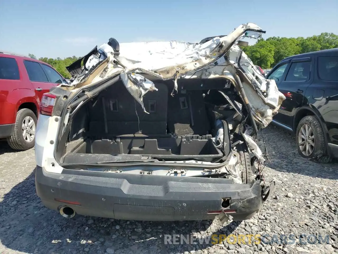 6 Photograph of a damaged car 1GNERJKW2LJ160440 CHEVROLET TRAVERSE 2020
