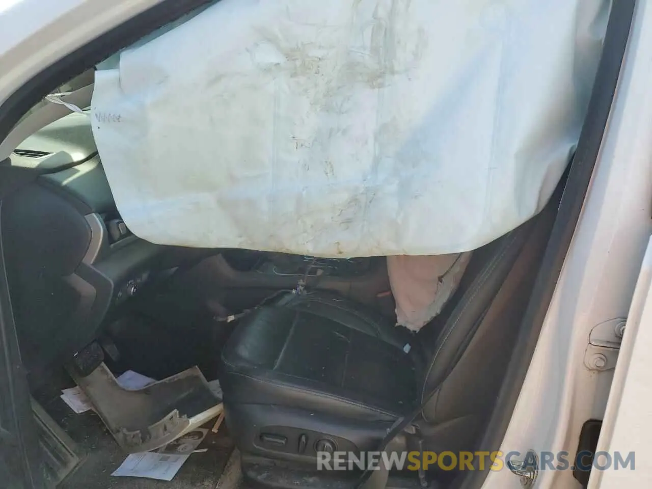 7 Photograph of a damaged car 1GNERJKW2LJ160440 CHEVROLET TRAVERSE 2020