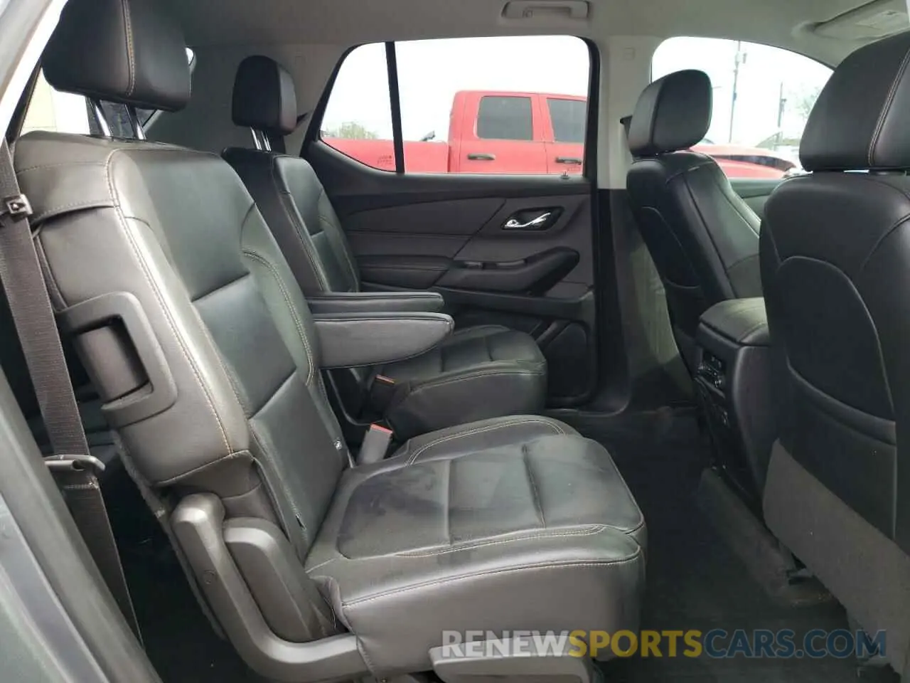 11 Photograph of a damaged car 1GNERJKW4LJ252911 CHEVROLET TRAVERSE 2020