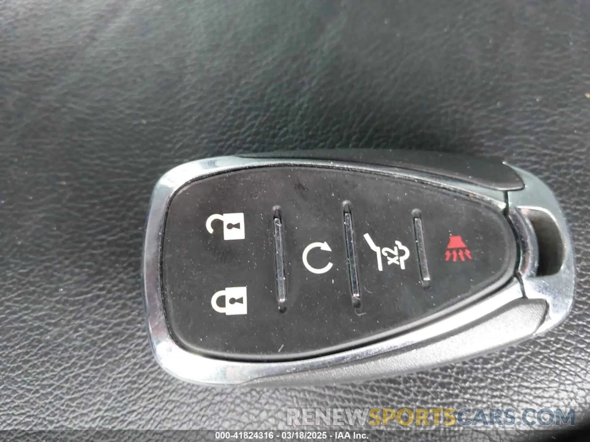 11 Photograph of a damaged car 1GNERJKW5LJ272939 CHEVROLET TRAVERSE 2020