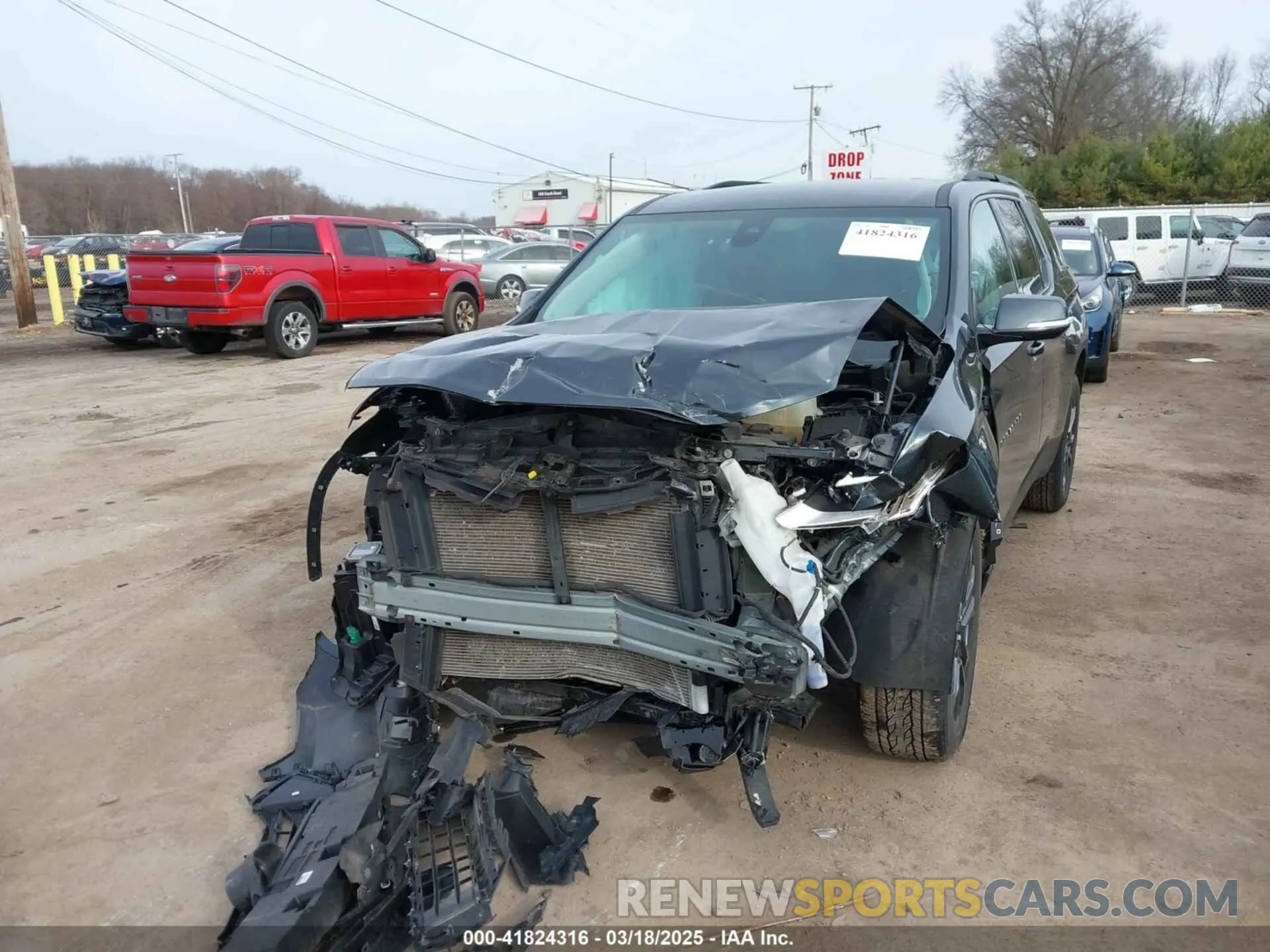2 Photograph of a damaged car 1GNERJKW5LJ272939 CHEVROLET TRAVERSE 2020