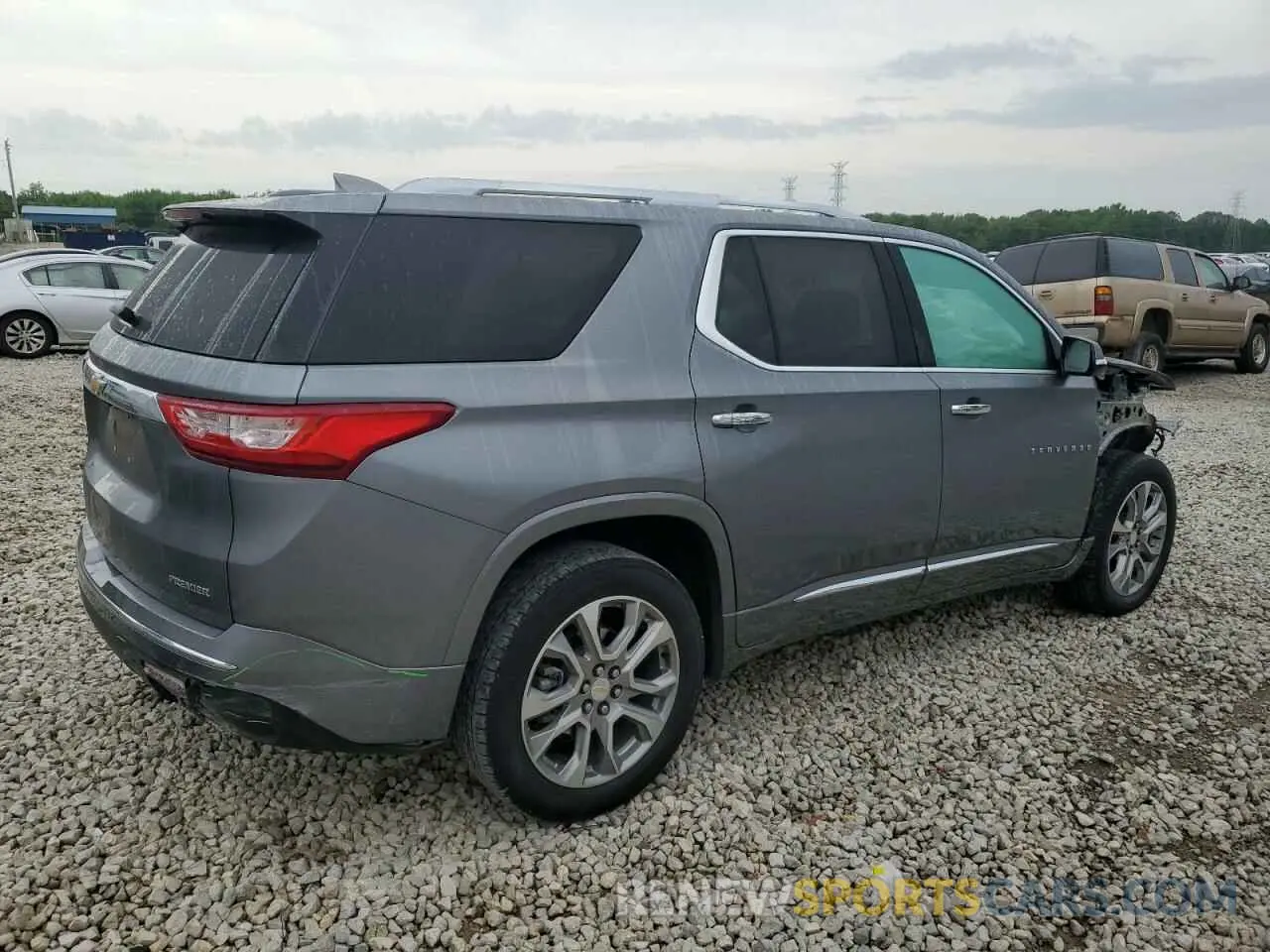 3 Photograph of a damaged car 1GNERKKW1LJ302248 CHEVROLET TRAVERSE 2020