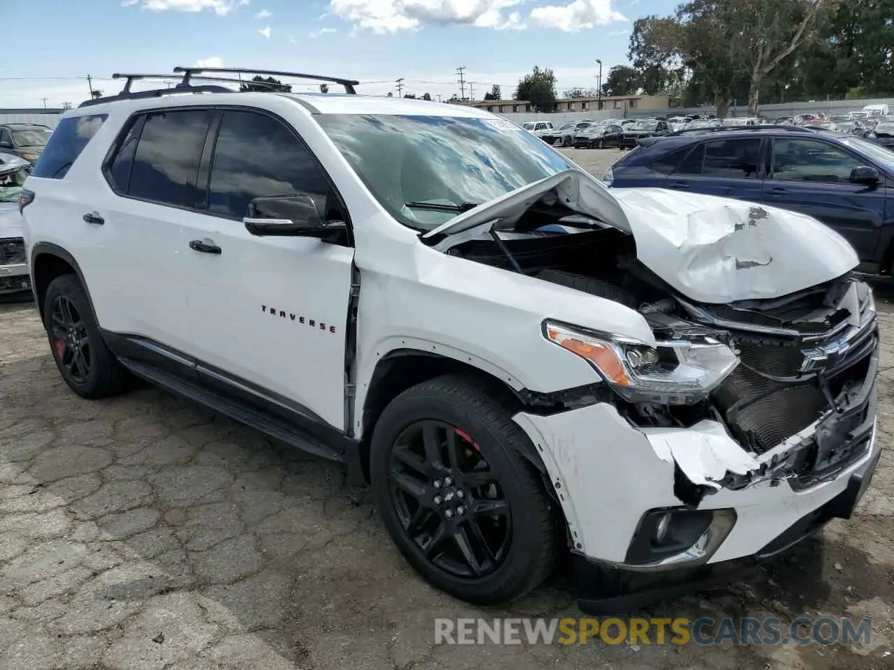 4 Photograph of a damaged car 1GNERKKW3LJ170965 CHEVROLET TRAVERSE 2020