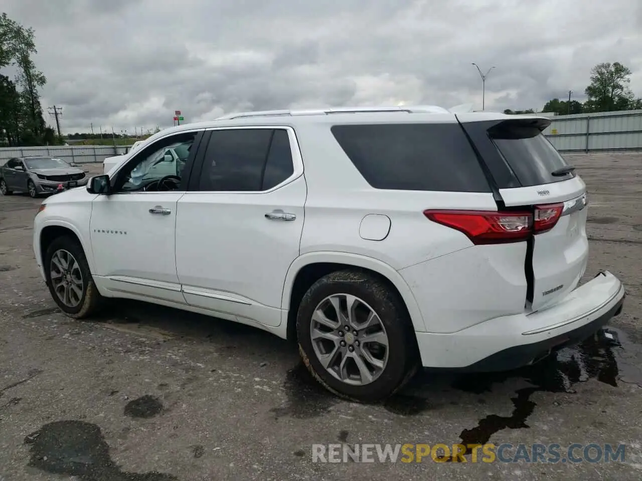2 Photograph of a damaged car 1GNERKKW5LJ221592 CHEVROLET TRAVERSE 2020