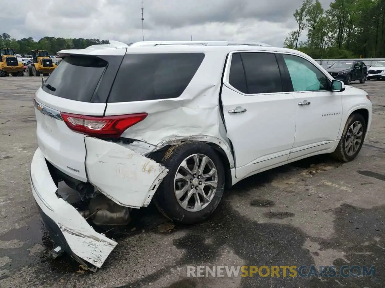 3 Photograph of a damaged car 1GNERKKW5LJ221592 CHEVROLET TRAVERSE 2020