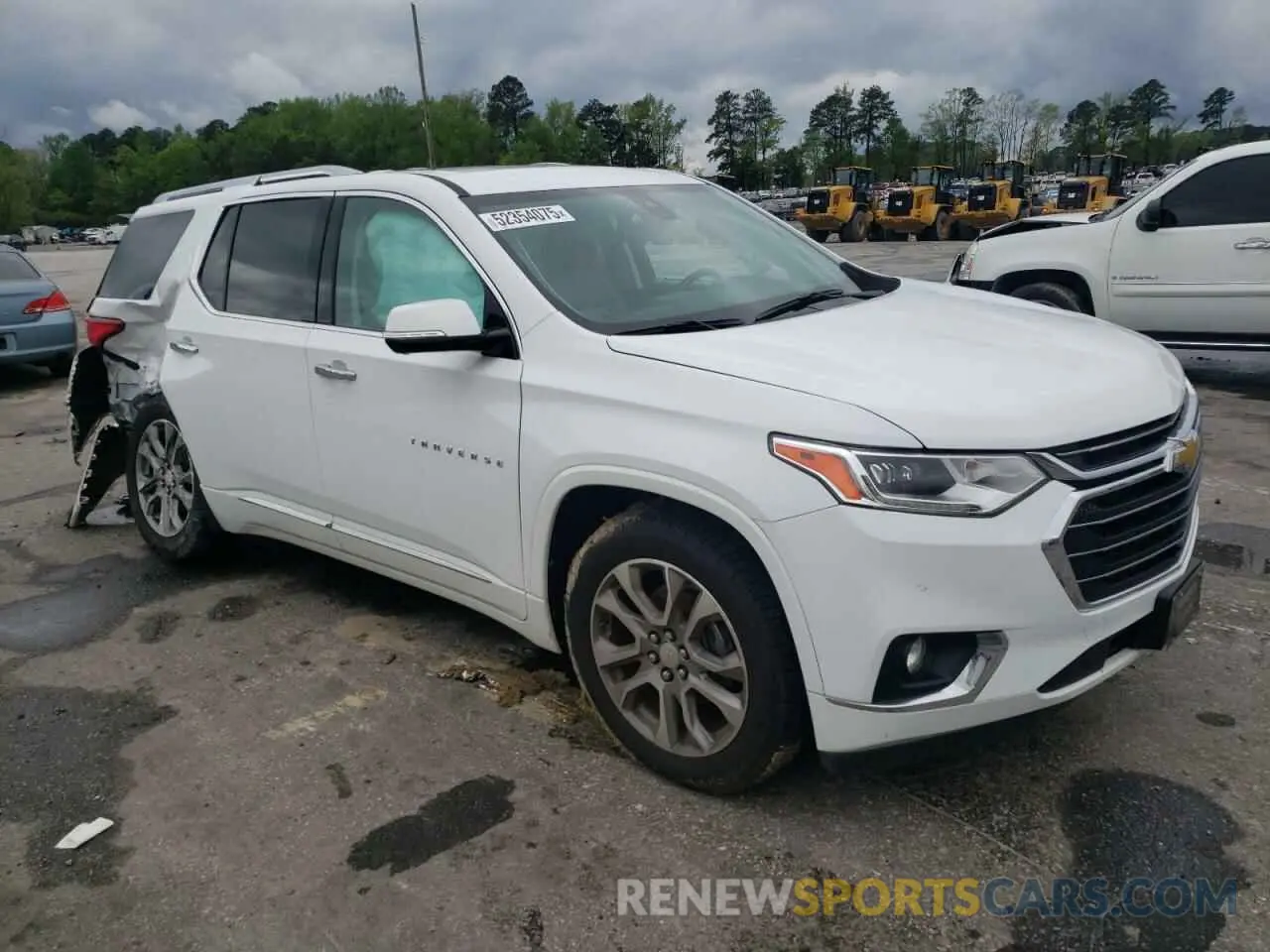 4 Photograph of a damaged car 1GNERKKW5LJ221592 CHEVROLET TRAVERSE 2020