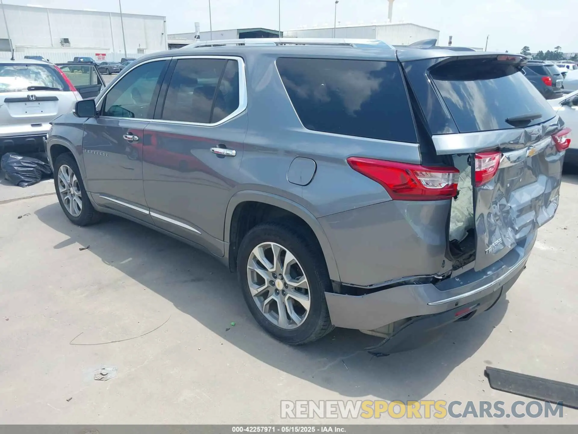 3 Фотография поврежденного автомобиля 1GNERKKW5LJ247691 CHEVROLET TRAVERSE 2020