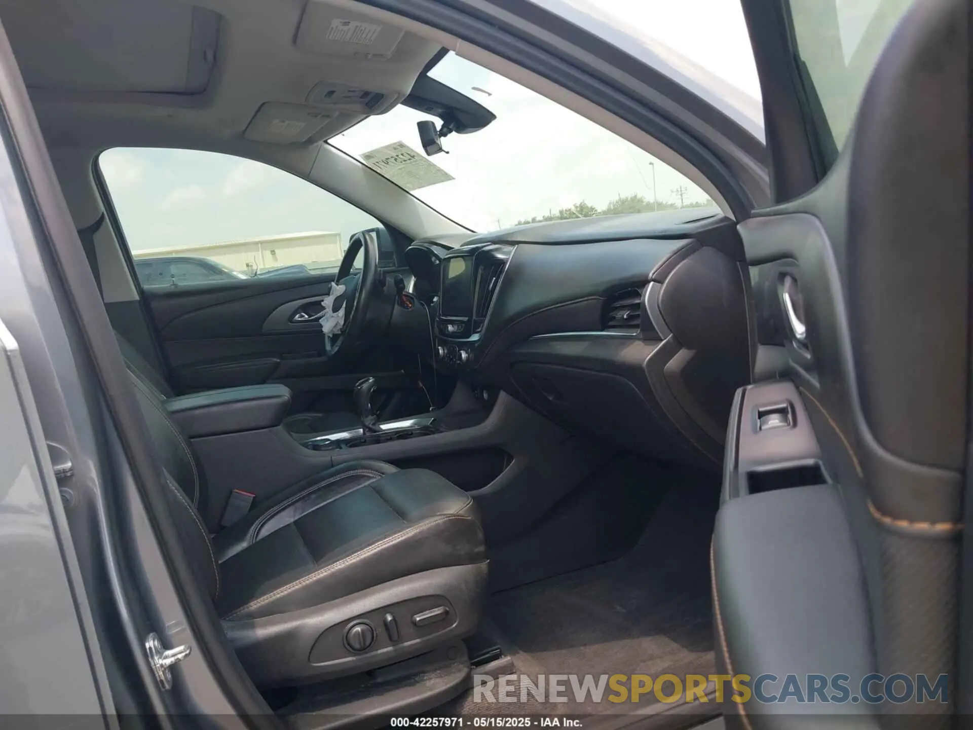 5 Фотография поврежденного автомобиля 1GNERKKW5LJ247691 CHEVROLET TRAVERSE 2020