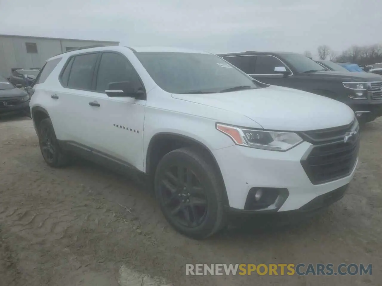 4 Photograph of a damaged car 1GNERKKW6LJ103518 CHEVROLET TRAVERSE 2020
