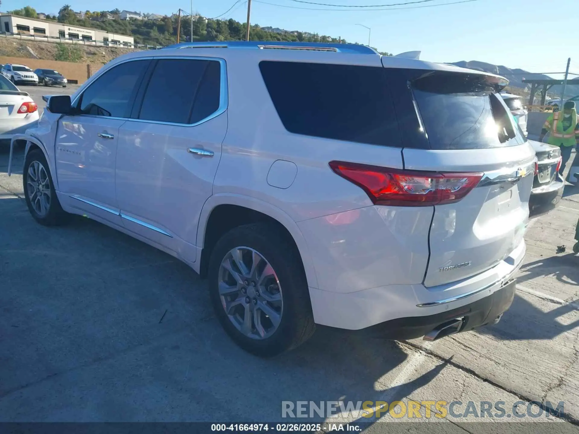 3 Фотография поврежденного автомобиля 1GNERKKW8LJ250889 CHEVROLET TRAVERSE 2020