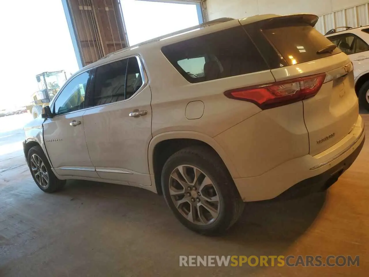 2 Фотография поврежденного автомобиля 1GNERKKWXLJ301714 CHEVROLET TRAVERSE 2020