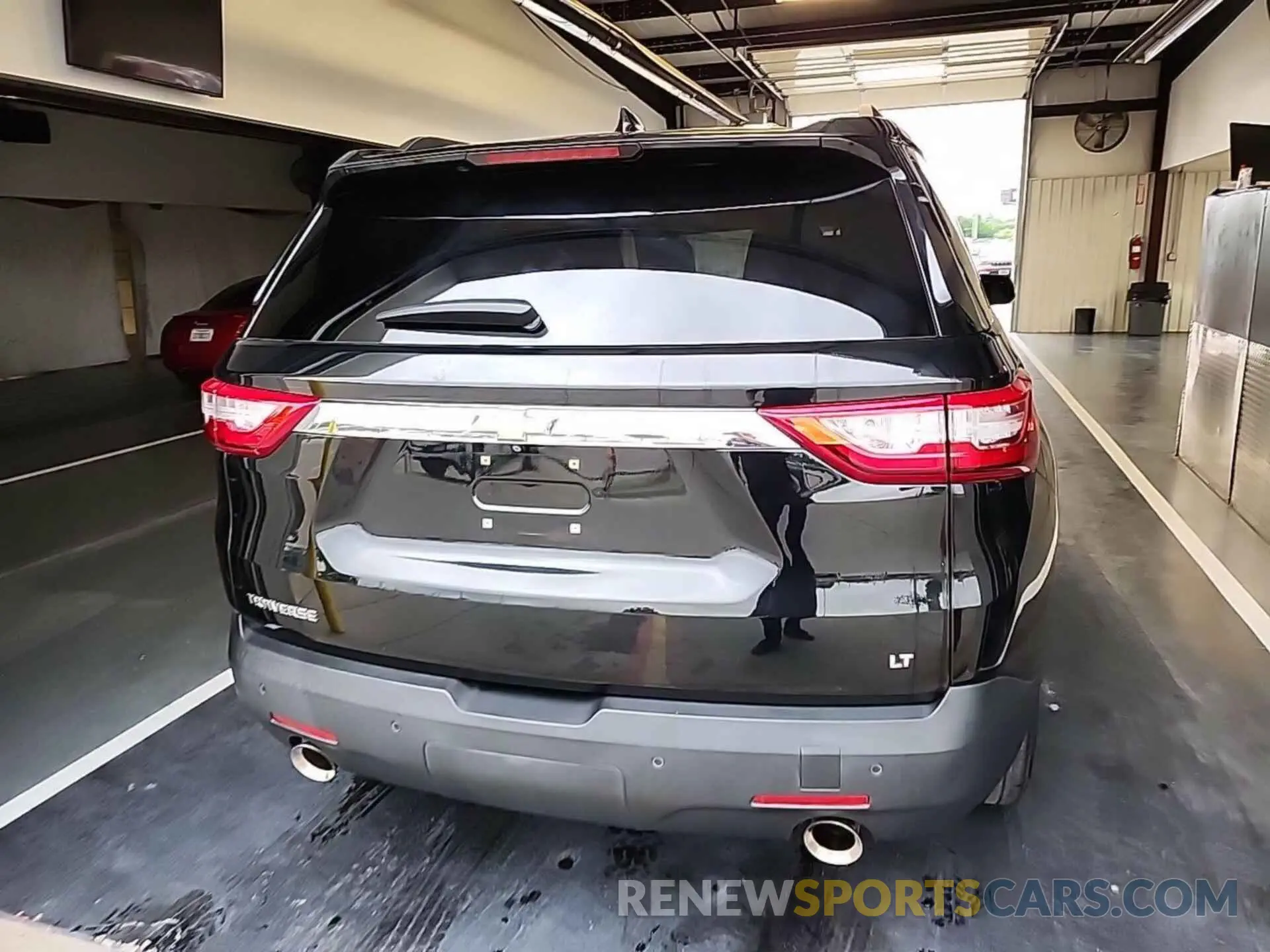 2 Photograph of a damaged car 1GNERMKW0LJ296728 CHEVROLET TRAVERSE 2020