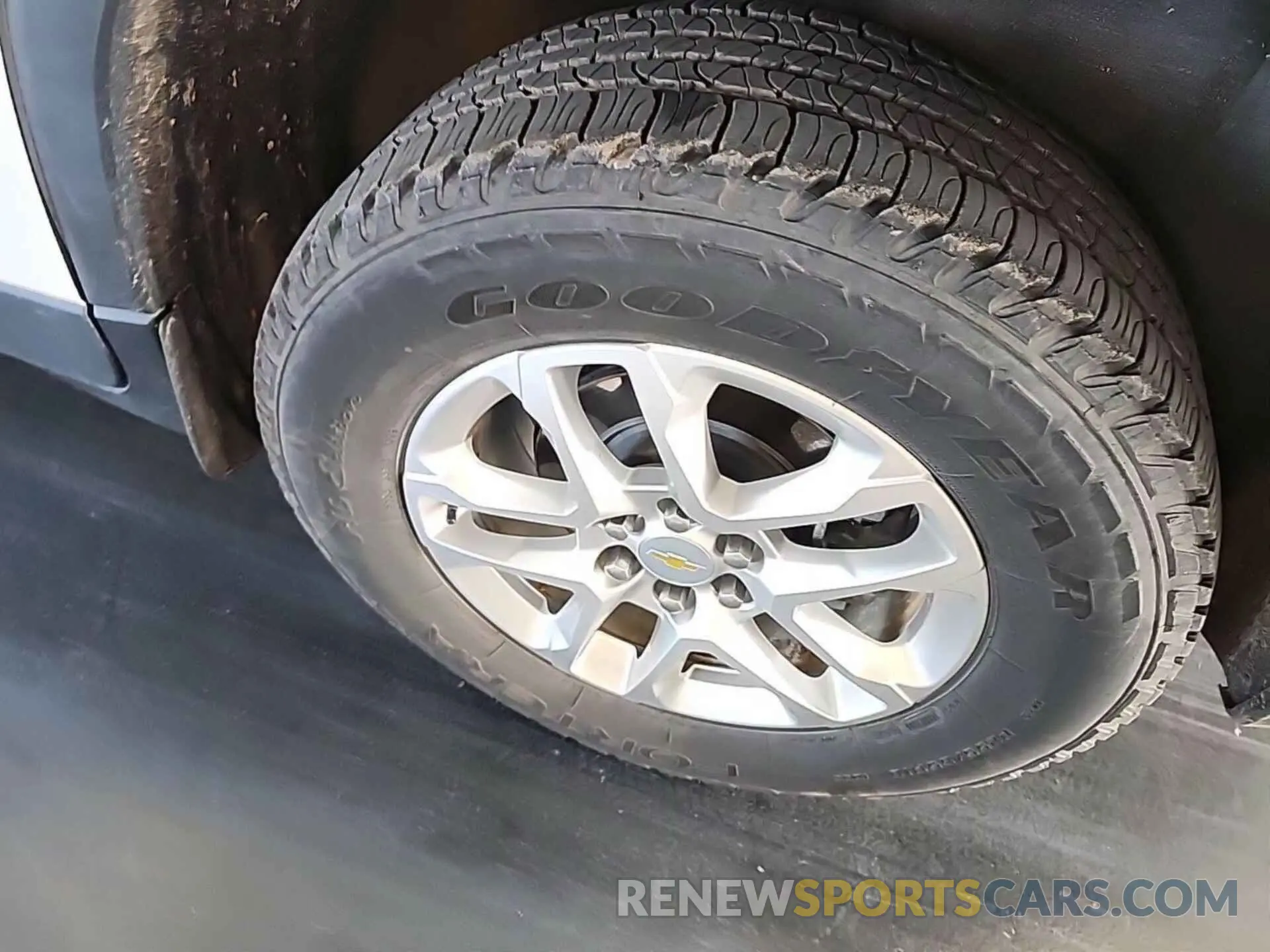 12 Photograph of a damaged car 1GNERMKW3LJ169441 CHEVROLET TRAVERSE 2020