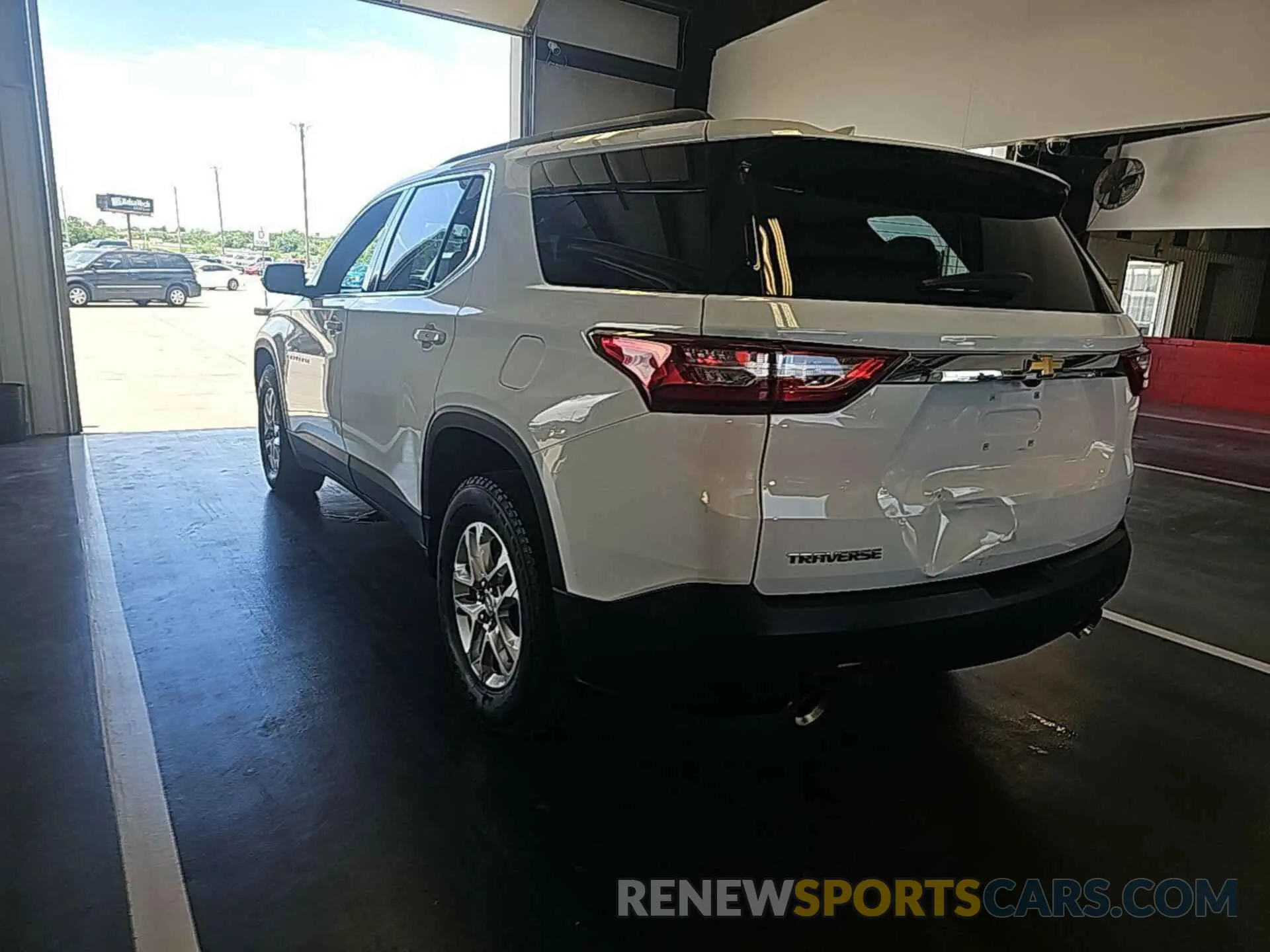 23 Photograph of a damaged car 1GNERMKW3LJ169441 CHEVROLET TRAVERSE 2020