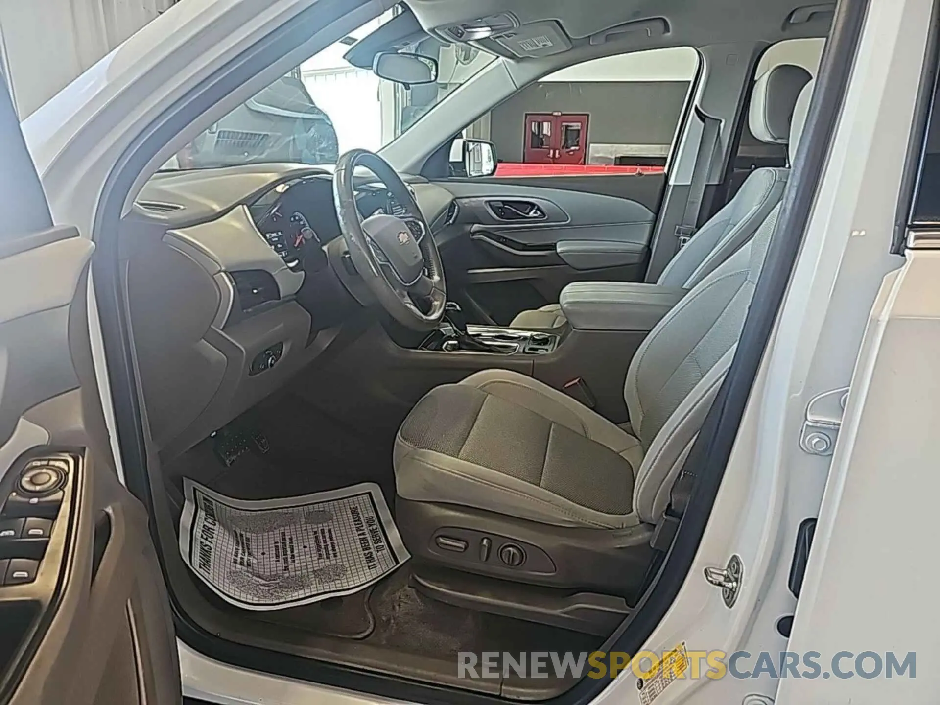 3 Photograph of a damaged car 1GNERMKW3LJ169441 CHEVROLET TRAVERSE 2020