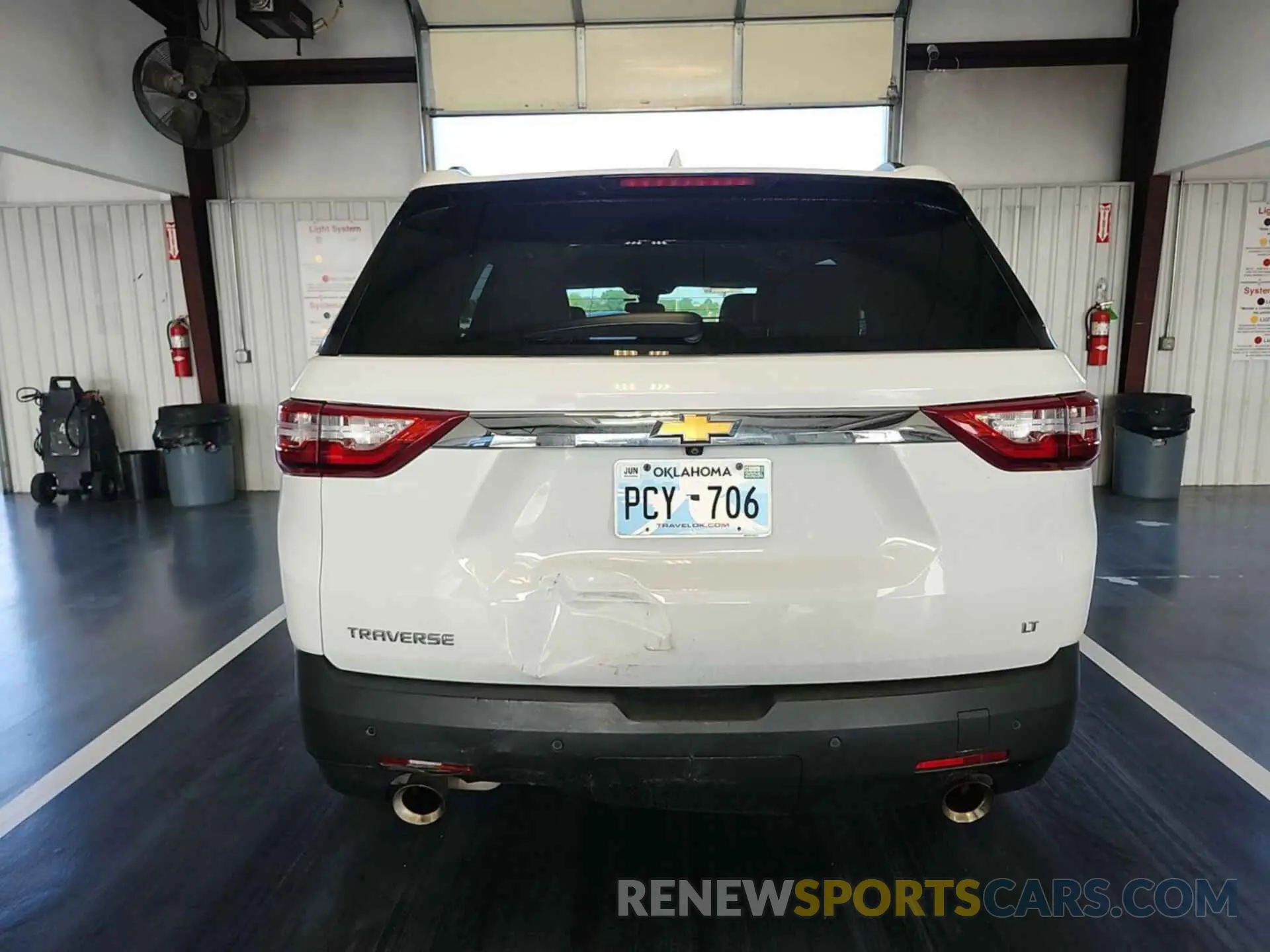 4 Photograph of a damaged car 1GNERMKW3LJ169441 CHEVROLET TRAVERSE 2020