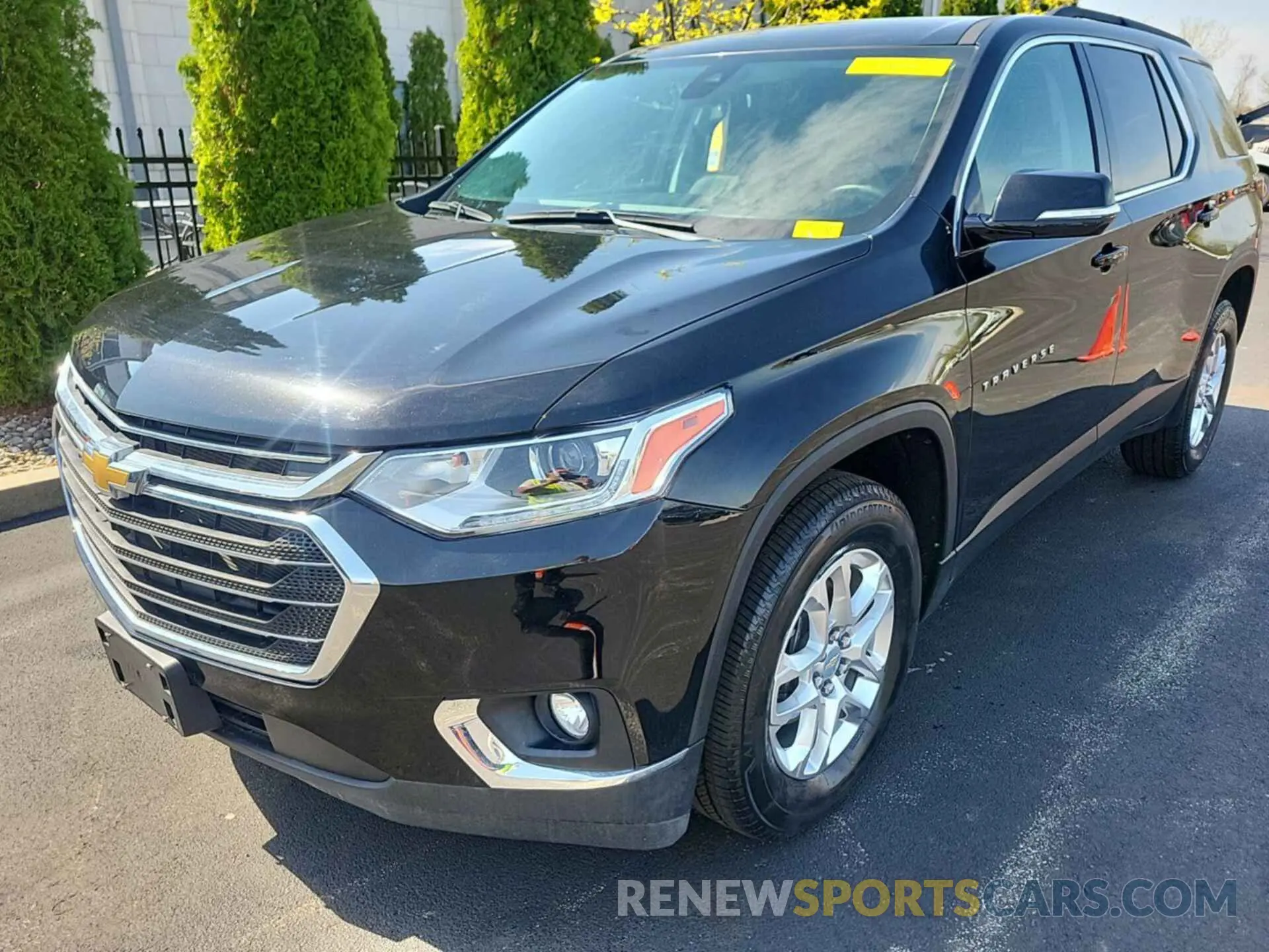 28 Photograph of a damaged car 1GNERMKW6LJ295583 CHEVROLET TRAVERSE 2020