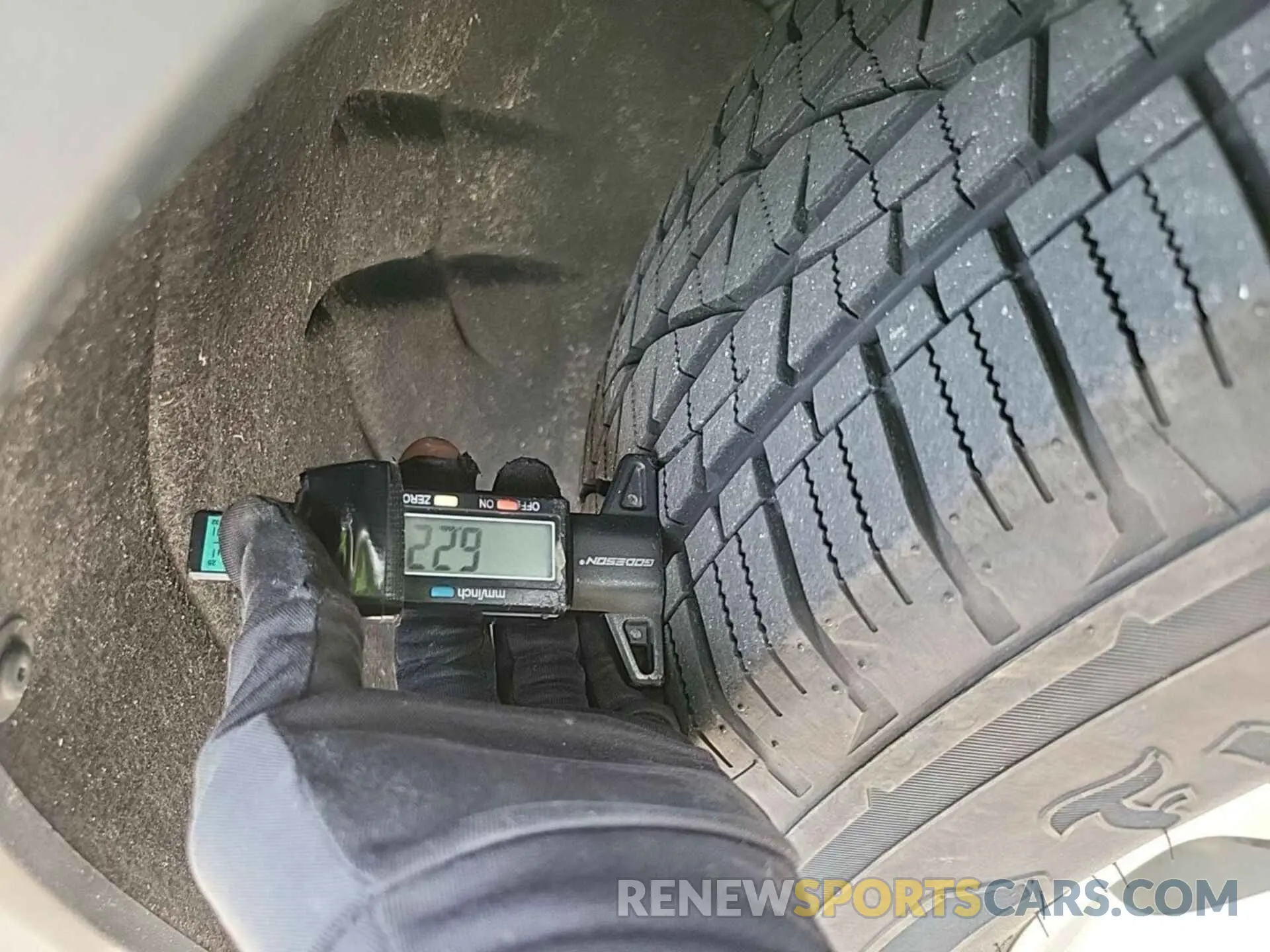 2 Фотография поврежденного автомобиля 1GNERMKW8LJ297402 CHEVROLET TRAVERSE 2020