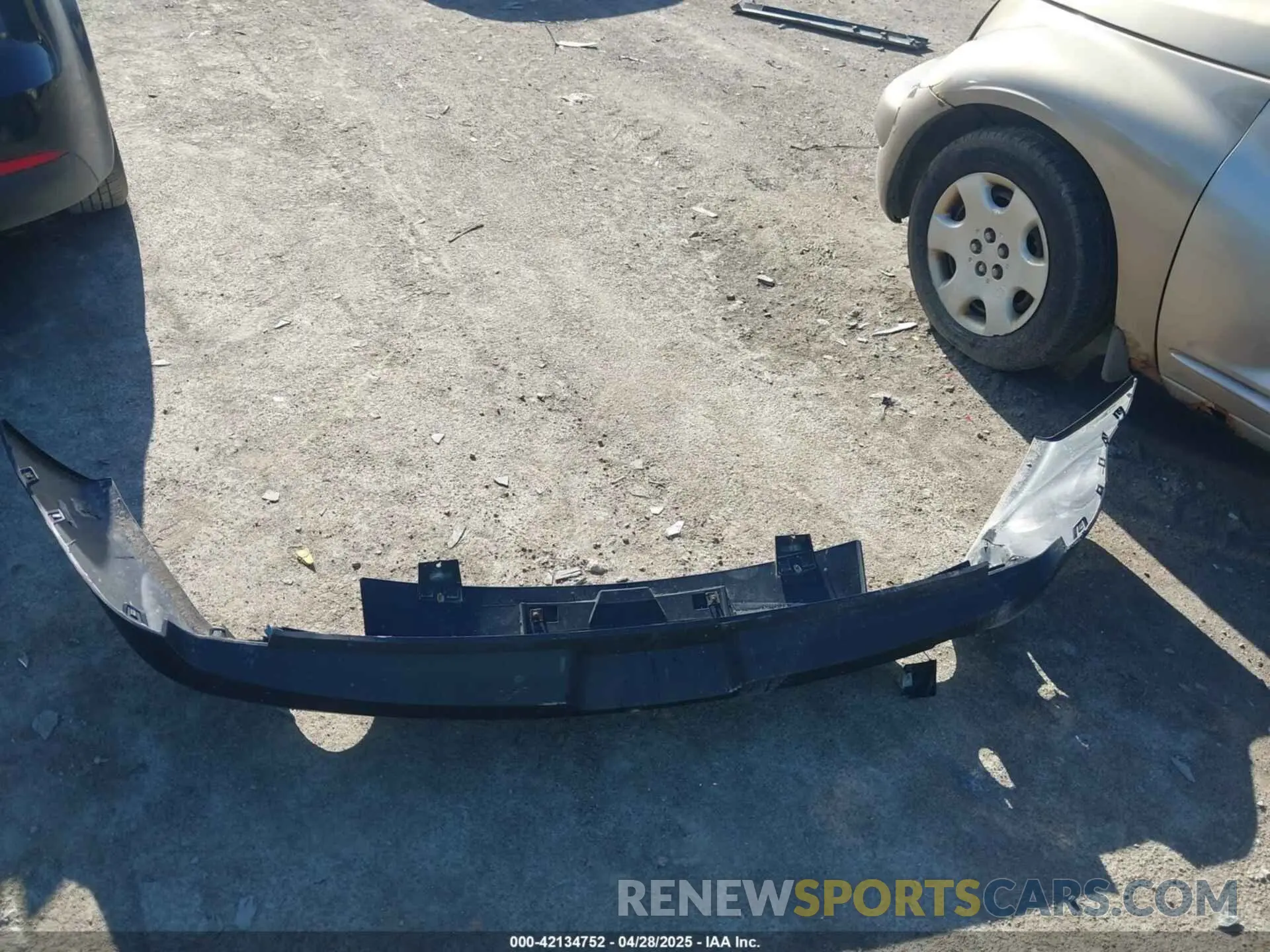 12 Photograph of a damaged car 1GNEVFKW1LJ141810 CHEVROLET TRAVERSE 2020