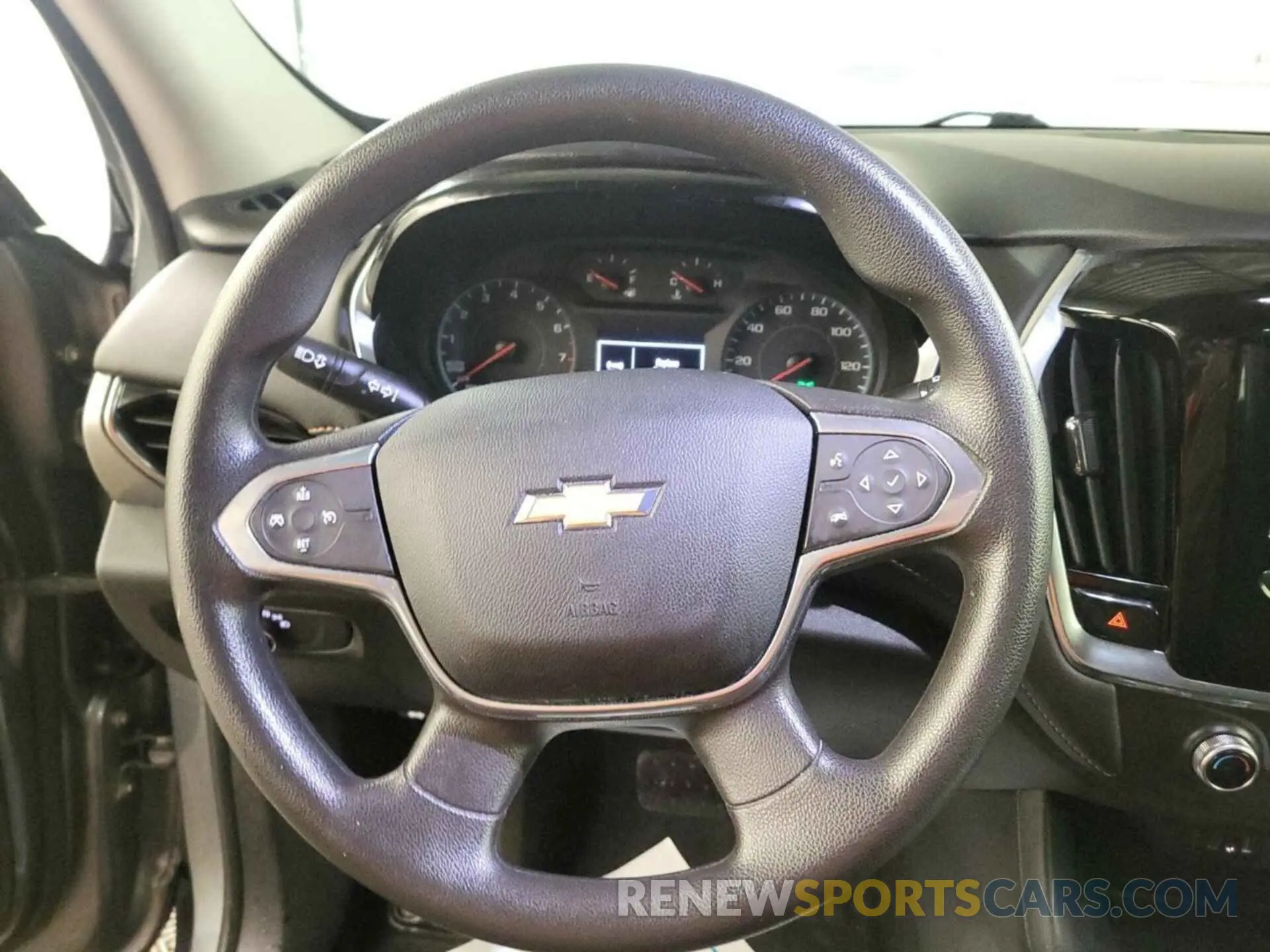 40 Фотография поврежденного автомобиля 1GNEVFKW3LJ274665 CHEVROLET TRAVERSE 2020