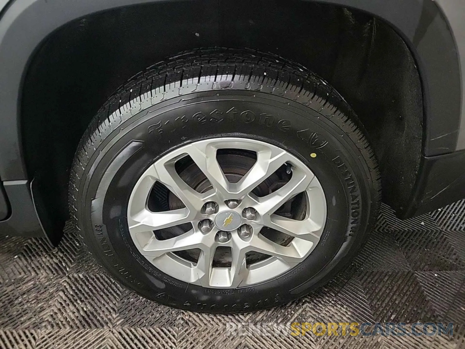 48 Фотография поврежденного автомобиля 1GNEVFKW3LJ274665 CHEVROLET TRAVERSE 2020