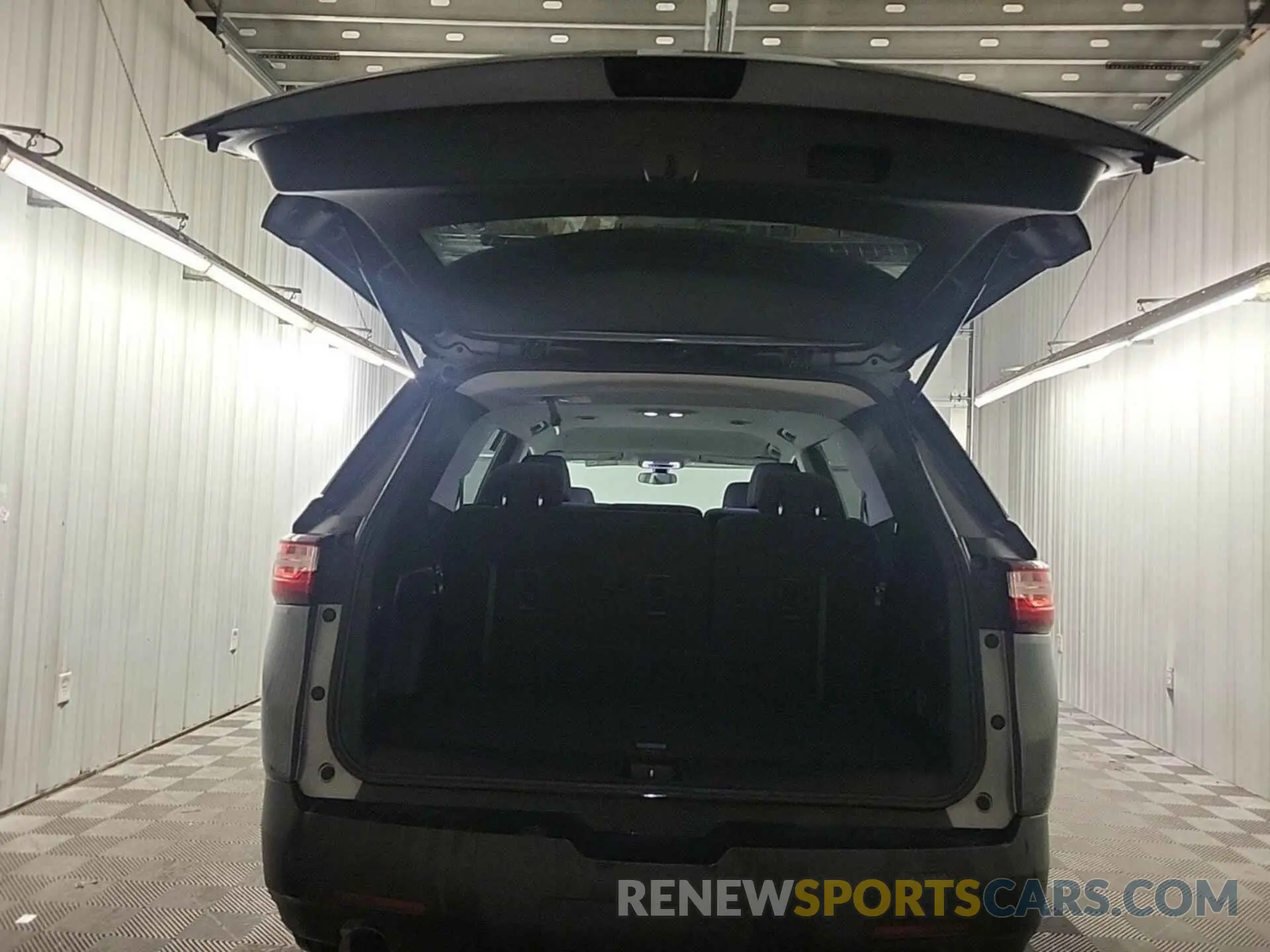 9 Фотография поврежденного автомобиля 1GNEVFKW3LJ274665 CHEVROLET TRAVERSE 2020