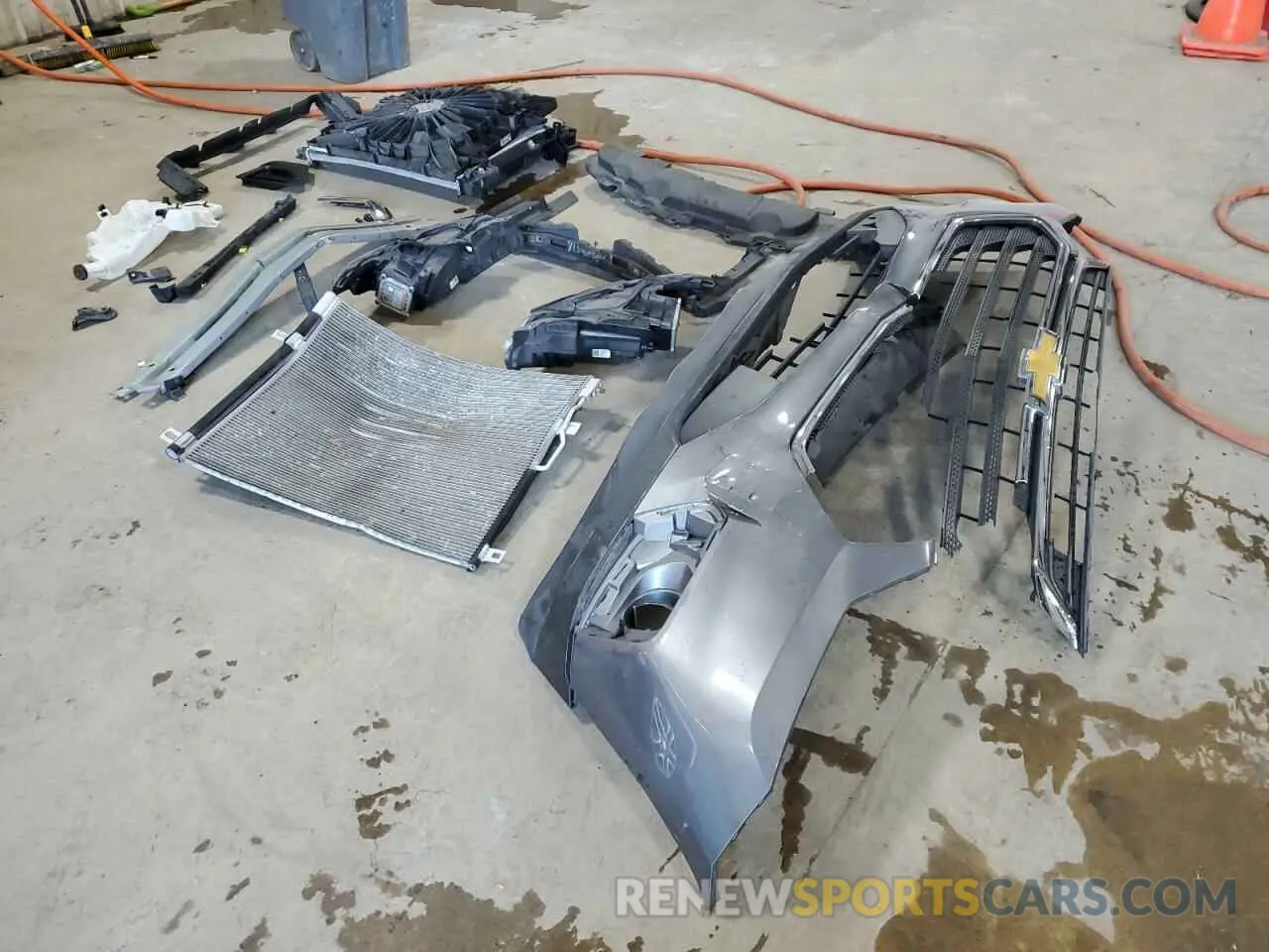 13 Photograph of a damaged car 1GNEVFKW4LJ167902 CHEVROLET TRAVERSE 2020
