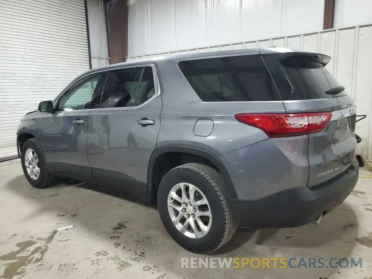 2 Photograph of a damaged car 1GNEVFKW4LJ167902 CHEVROLET TRAVERSE 2020