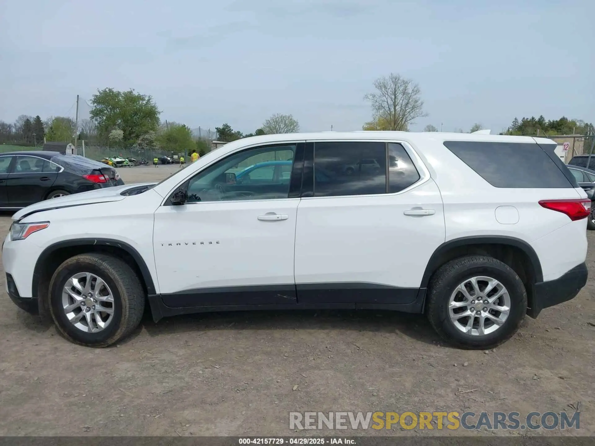 14 Photograph of a damaged car 1GNEVFKW7LJ121240 CHEVROLET TRAVERSE 2020